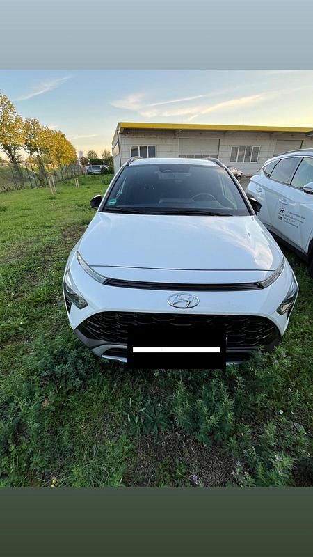 Weiß Gebraucht 2023 Hyundai Bayon SUV | 22.500 € (Fairer Preis) - Bild 1/4