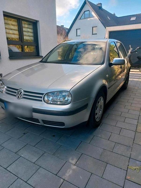 Silber Gebraucht 2001 VW Golf IV Kleinwagen | 2.950 € (Etwas zu teuer) - Bild 1/4