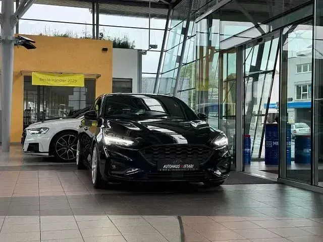 Gebraucht Ford Focus ST-Line 155 PS (114 kW) 2019 Schwarz Limousine