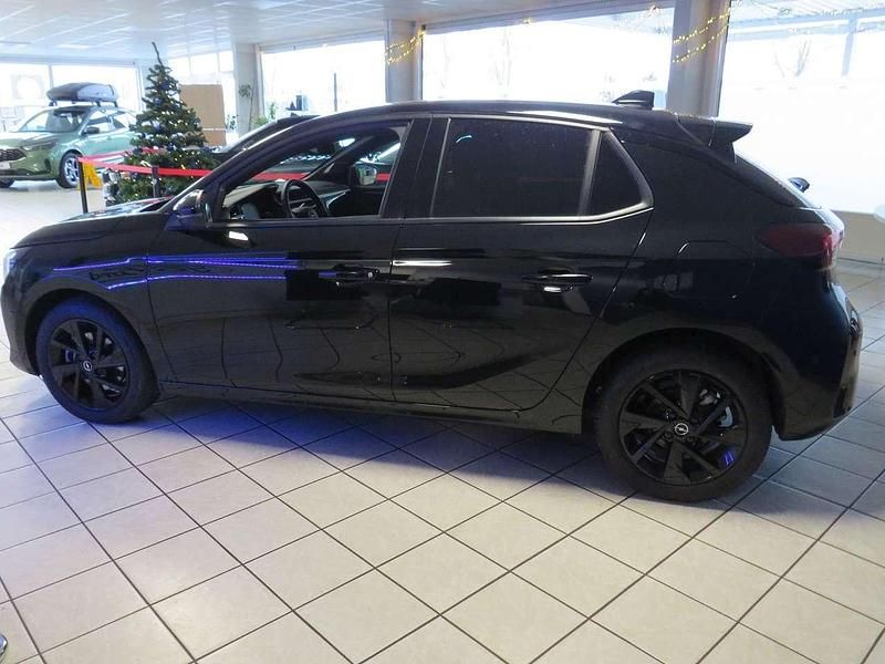 Gebraucht Opel Corsa 101 PS (74 kW) 2024 Lackierung schwarz perla nera Kleinwagen