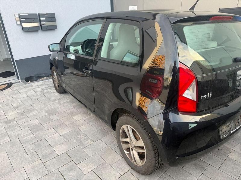 Gebraucht Seat Mii 60 PS (44 kW) 2013 Schwarz Kleinwagen