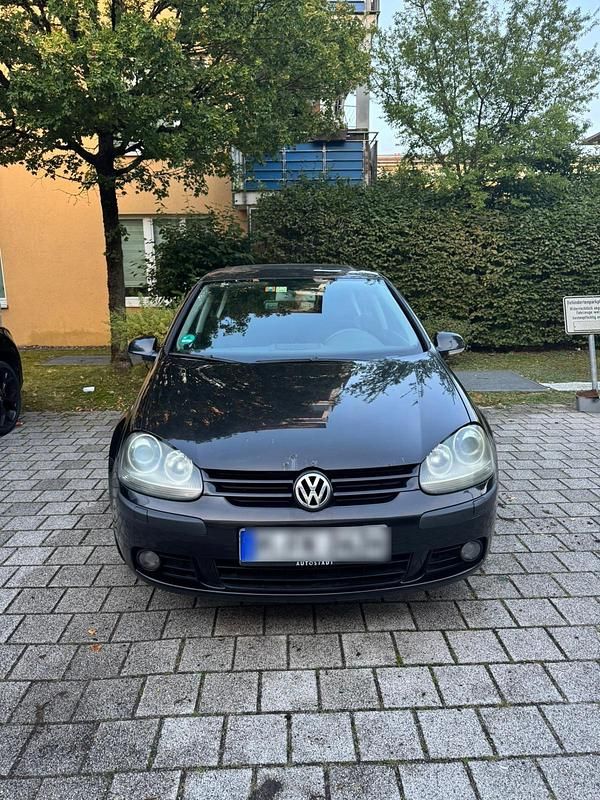 Schwarz Gebraucht 2004 VW Golf IV Kleinwagen | 2.100 € (Fairer Preis) - Bild 1/4
