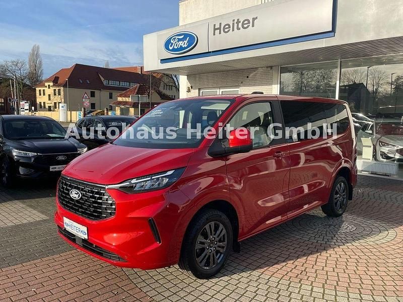 Gebraucht Ford Tourneo Titanium 150 PS (110 kW) 2024 Rot Van / Kleinbus