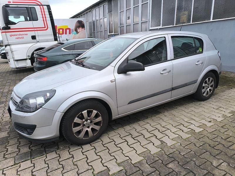 Silber Gebraucht 2004 Opel Astra Edition Limousine | 1.950 € (Guter Preis) - Bild 1/4
