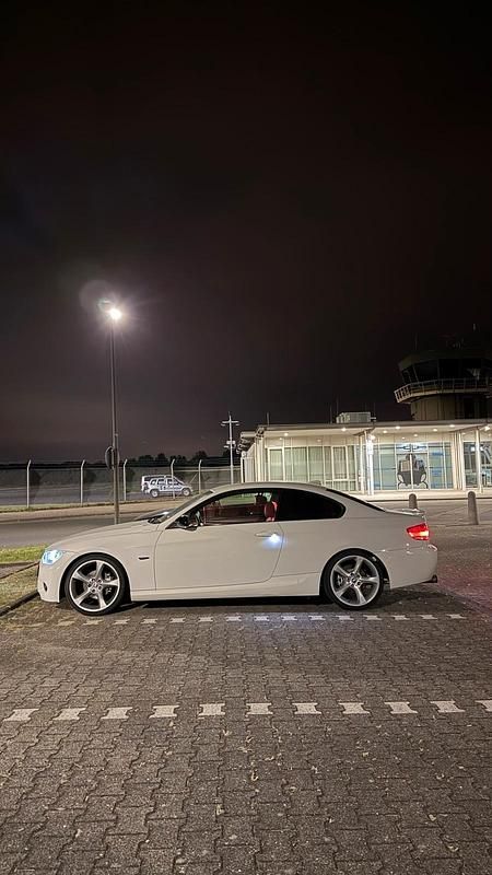 Gebraucht BMW 320 170 PS (125 kW) 2008 Weiß Coupé