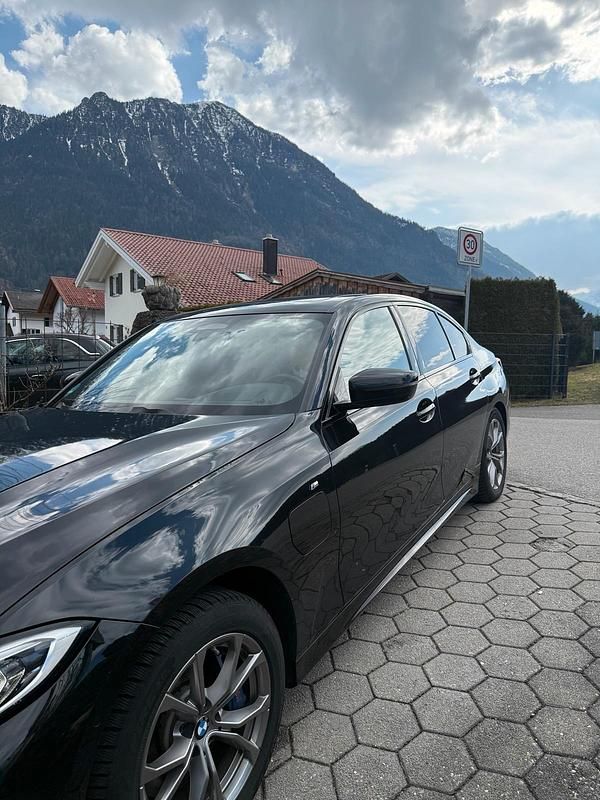 Gebraucht BMW 330e M Sport 292 PS (214 kW) 2019 Schwarz Limousine