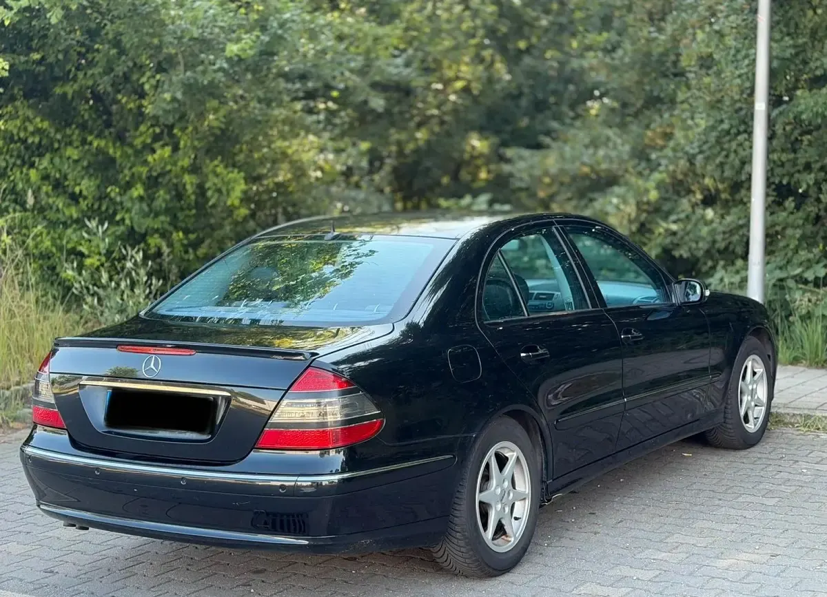 Gebraucht Mercedes E220 150 PS (110 kW) 2006 Blau Limousine