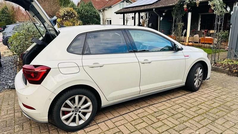Grau Gebraucht 2024 VW Polo GTI Limousine | 30.000 € (Teuer) - Bild 1/4