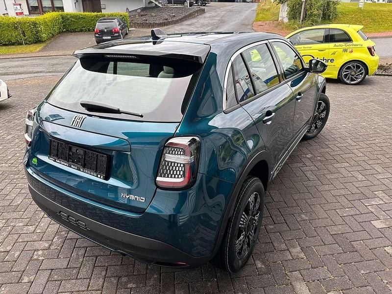 Gebraucht Fiat 600 Basis 101 PS (74 kW) 2024 Mare grün SUV
