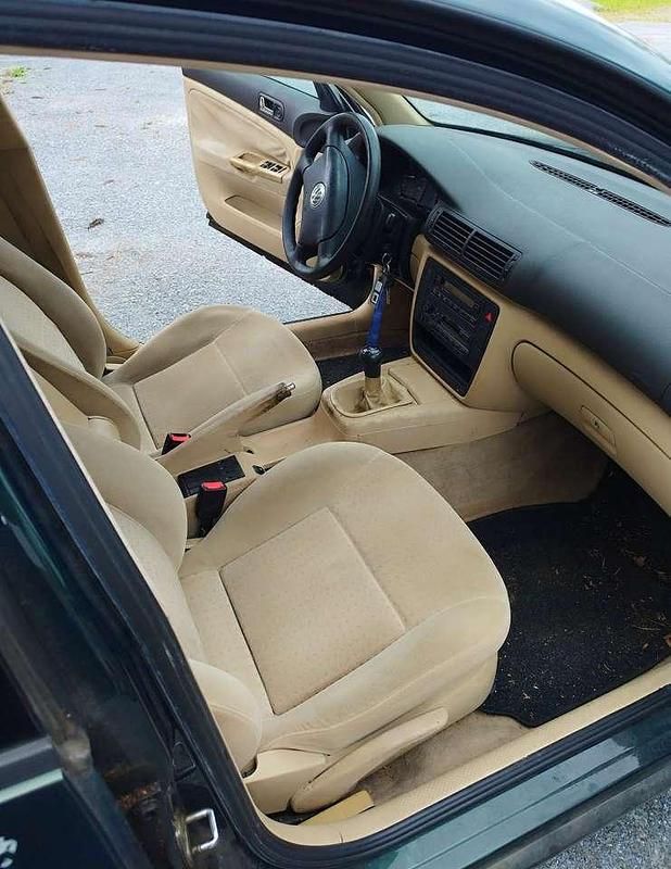 Gebraucht VW Passat 150 PS (110 kW) 1996 Grün Limousine
