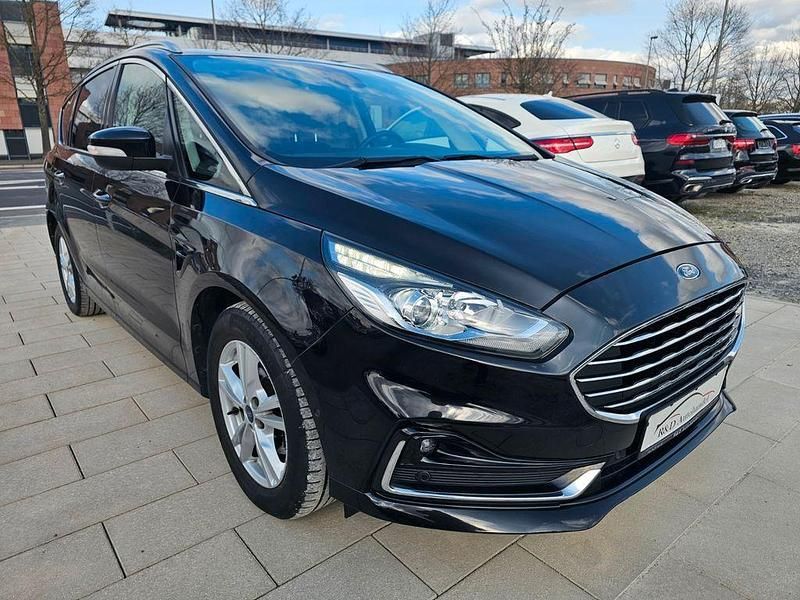 Gebraucht Ford S-MAX Titanium 150 PS (110 kW) 2020 Schwarz Van / Kleinbus
