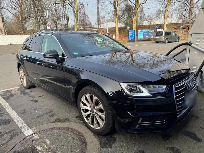 Gebraucht Audi A4 Comfort 190 PS (139 kW) 2019 Schwarz Kombi