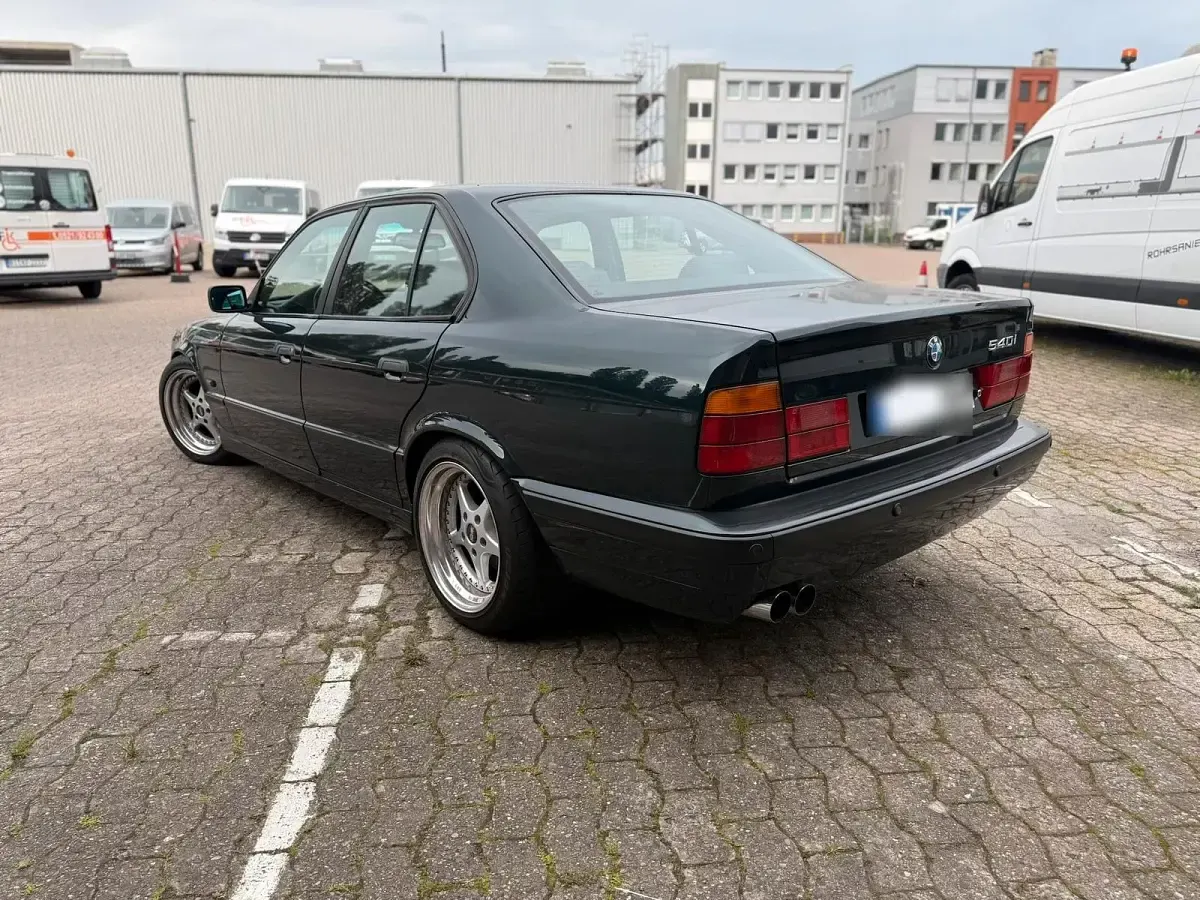 Gebraucht BMW 540 286 PS (210 kW) 1995 Grün Limousine