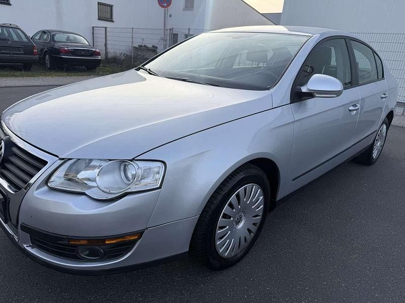 Gebraucht VW Passat Trendline 116 PS (85 kW) 2006 Reflex silver metallic Limousine