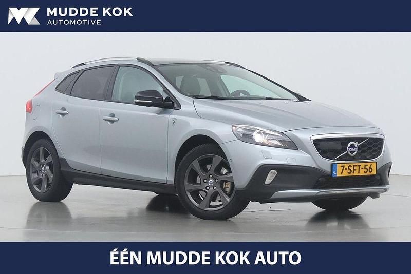 Grau Gebraucht 2013 Volvo V40 CC Summum Kombi | 18.071 € (Fairer Preis) - Bild 1/4