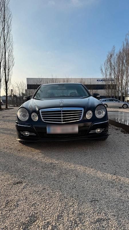 Gebraucht Mercedes E320 224 PS (164 kW) 2008 Schwarz Limousine