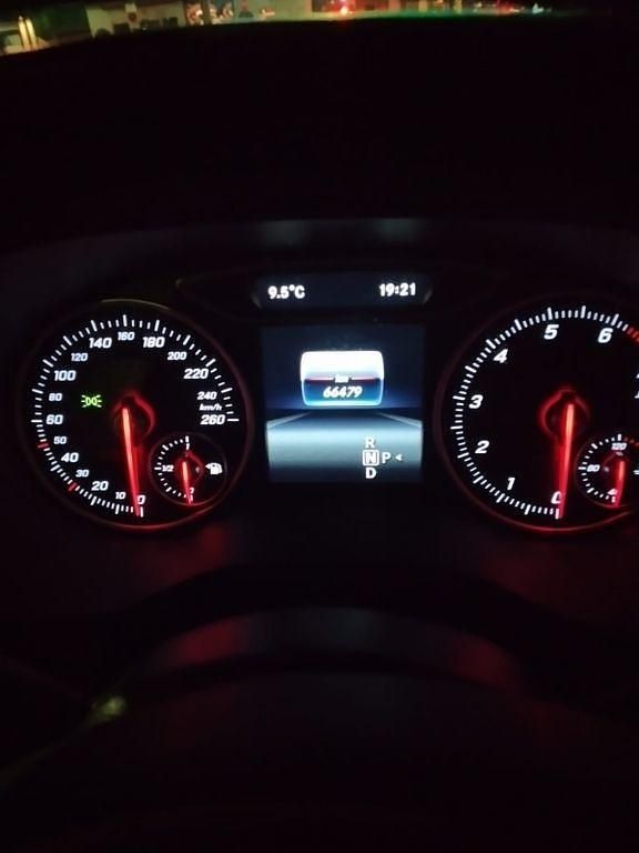 Gebraucht Mercedes B180 122 PS (89 kW) 2017 Silber Van / Kleinbus