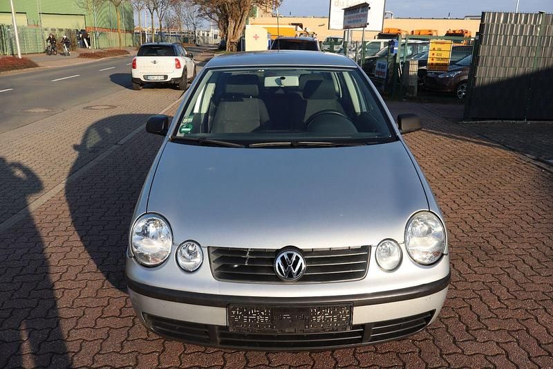 Gebraucht VW Polo Comfortline 64 PS (47 kW) 2003 Silber Kleinwagen