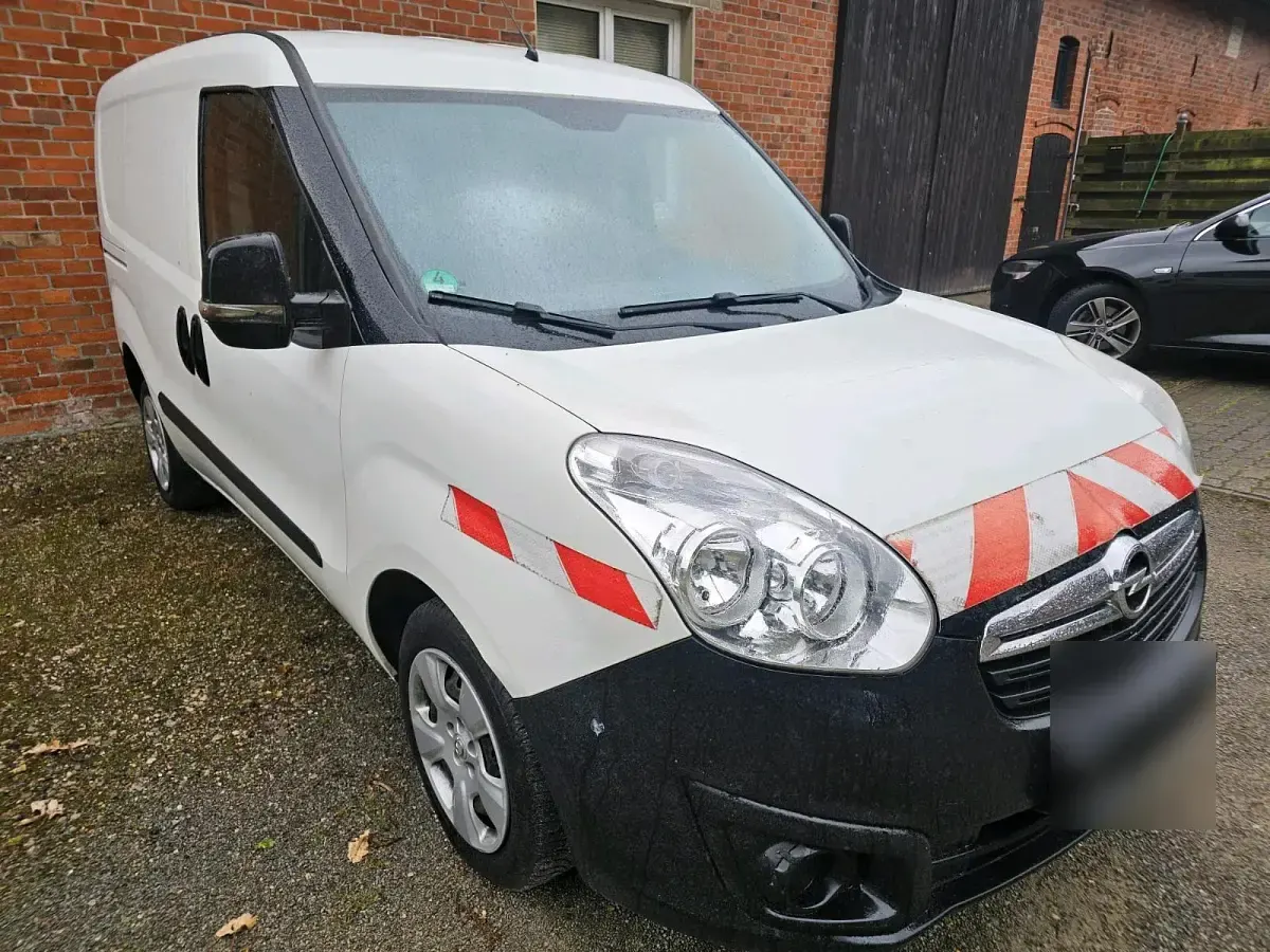 Gebraucht Opel Combo 95 PS (69 kW) 2017 Weiß Van / Kleinbus