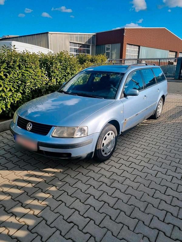 Gebraucht VW Passat 101 PS (74 kW) 2000 Blau Kombi