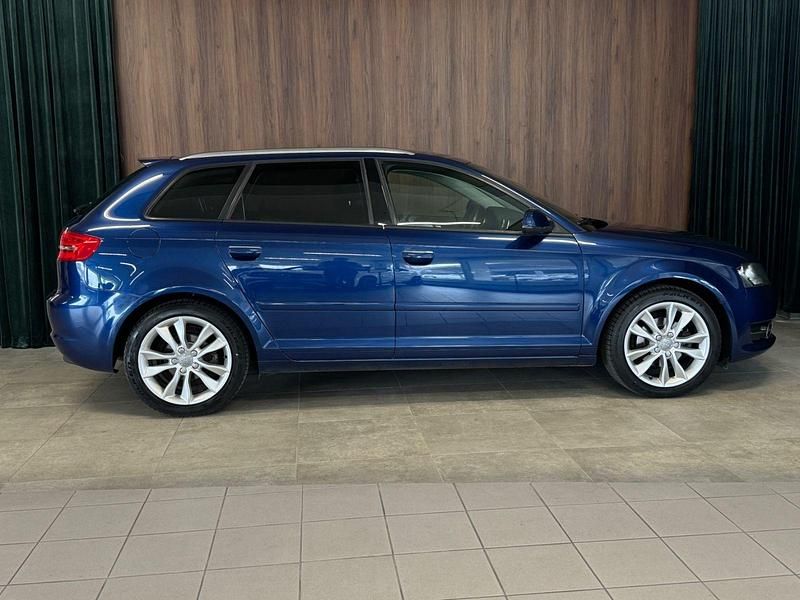 Gebraucht Audi A3 Ambition 105 PS (77 kW) 2013 Blau Limousine