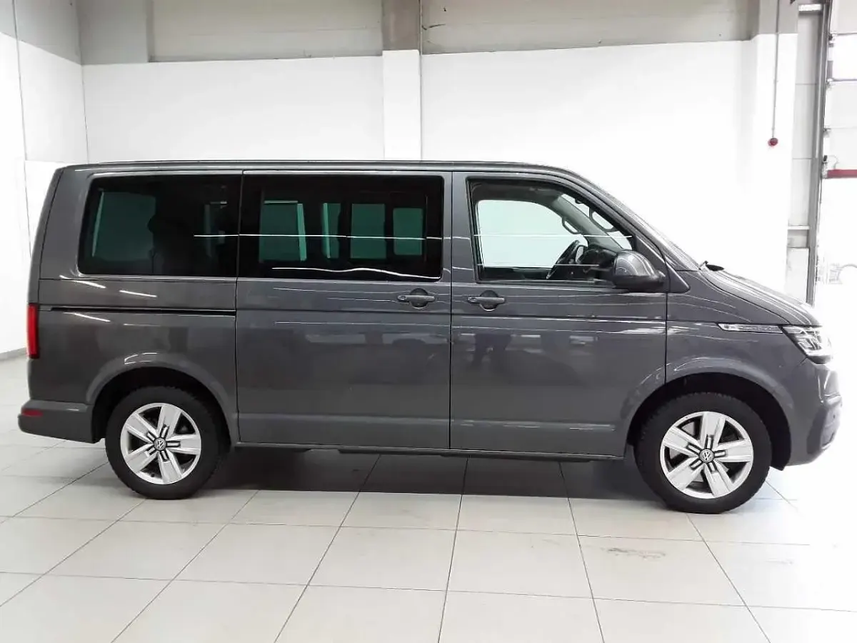 Gebraucht VW Multivan Comfortline 204 PS (150 kW) 2022 Grau Van / Kleinbus