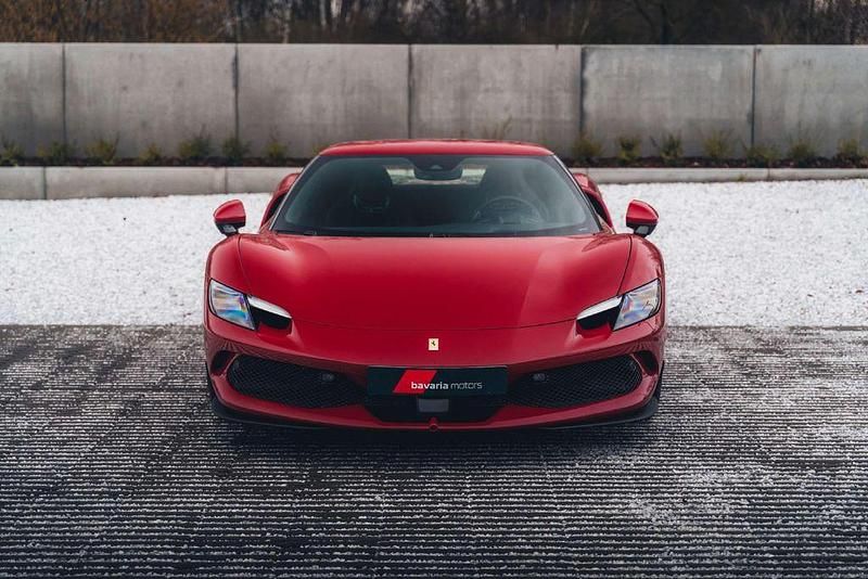 Gebraucht Ferrari 296 829 PS (609 kW) 2024 Rot