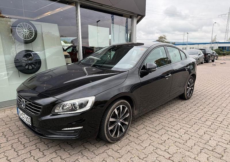 Schwarz Gebraucht 2018 Volvo S60 Linje Svart Limousine | 17.900 € (Fairer Preis) - Bild 1/4