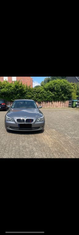 Grau Gebraucht 2009 BMW 520 Limousine | 4.500 € (Guter Preis) - Bild 1/4