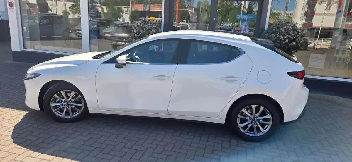 Second-hand Mazda 3 Selection 122 CP (89 kW) 2021 Alb Berlinǎ