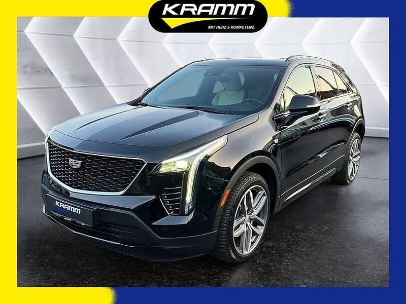 Schwarz Gebraucht 2023 Cadillac XT4 SUV | 44.895 € (Etwas zu teuer) - Bild 1/4