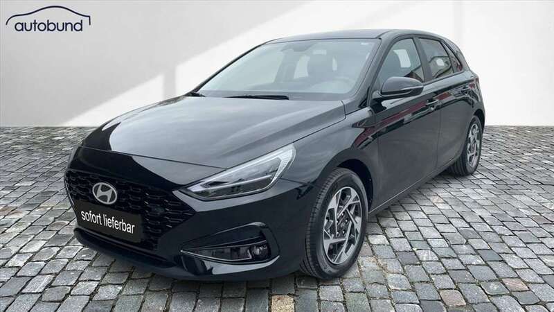 Neu Hyundai i30 101 PS (74 kW) 2025 Andere farbe Kleinwagen
