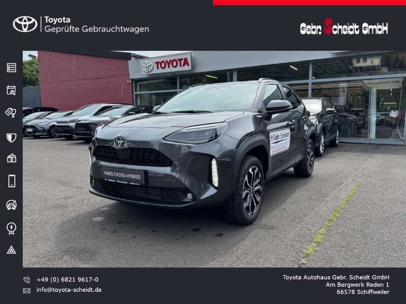 Grey metallic Neu 2025 Toyota Yaris Cross SUV | 30.880 € - Bild 1/4