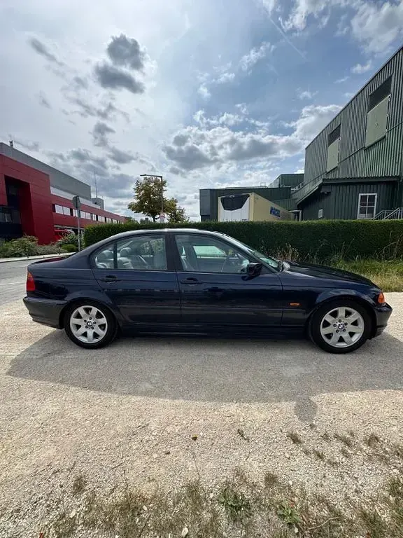 Gebraucht BMW 318 118 PS (86 kW) 1999 Blau Limousine