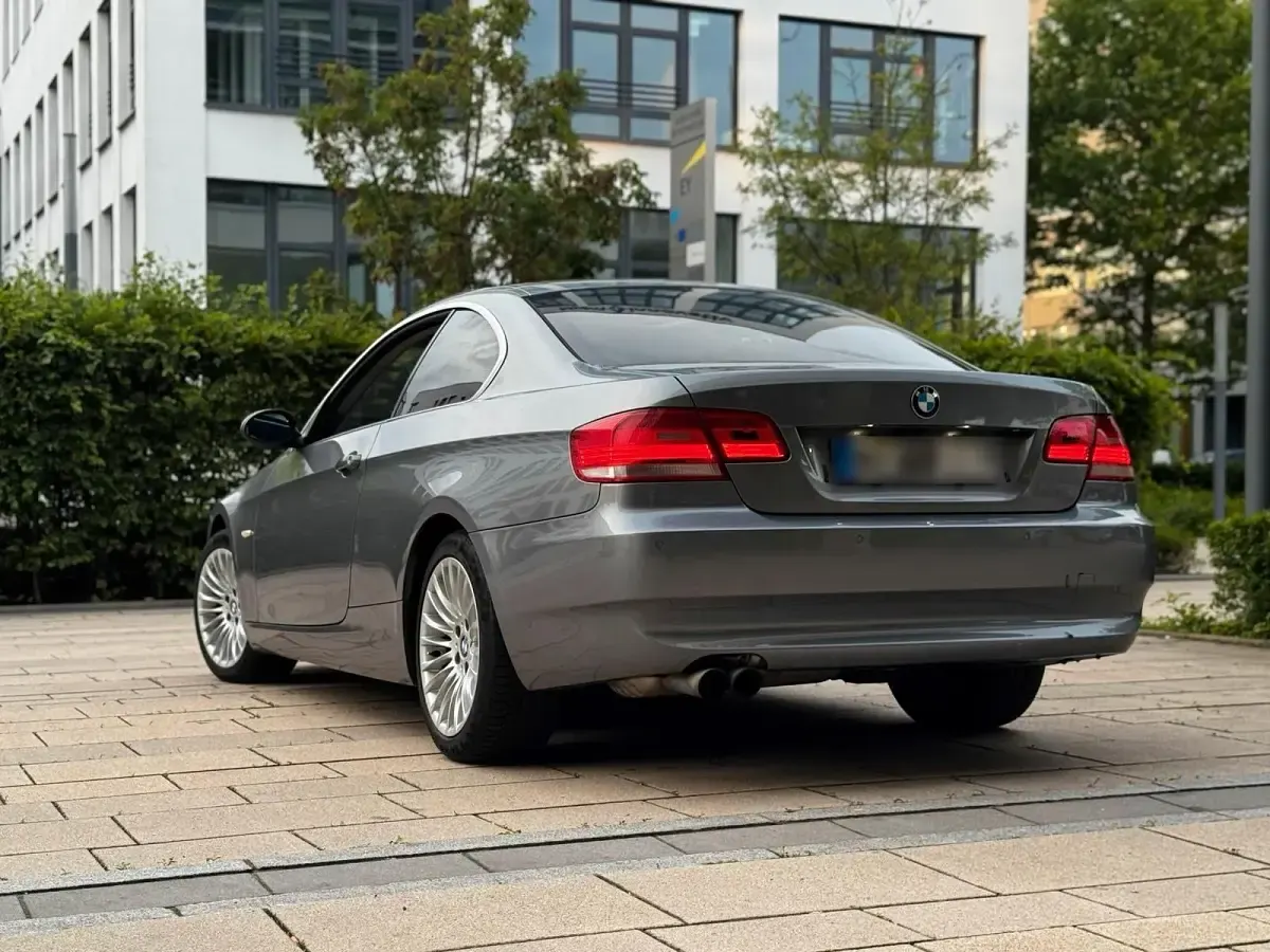 Gebraucht BMW 330 M Sport 272 PS (200 kW) 2007 Grau Coupé