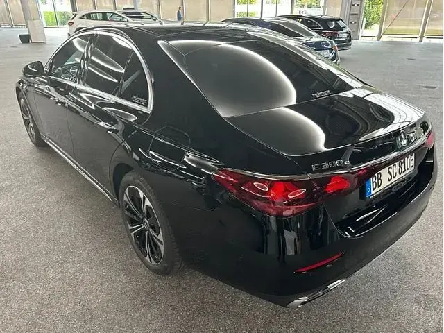 Gebraucht Mercedes E300 Premium 204 PS (150 kW) 2024 Schwarz Limousine