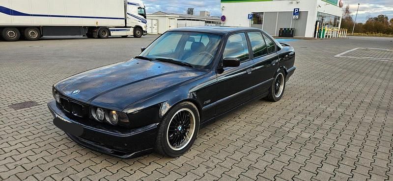 Schwarz Gebraucht 1996 BMW 540 Limousine | 11.900 € (Teuer) - Bild 1/4