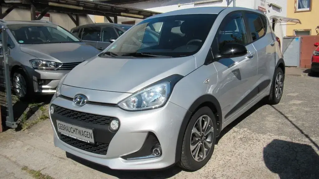 Gebraucht Hyundai i10 Passion Plus 87 PS (63 kW) 2018 Silber Kleinwagen