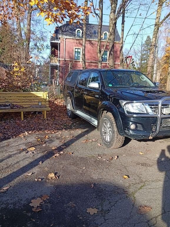 Schwarz Gebraucht 2016 Toyota HiLux Abholung | 17.990 € (Superpreis) - Bild 1/4