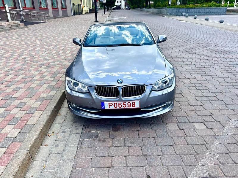 Gebraucht BMW 328 Cabriolet 234 PS (172 kW) 2011 Grau Cabrio