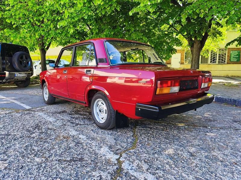 Second-hand Lada 2107 75 CP (55 kW) 1989 Roșu Berlinǎ
