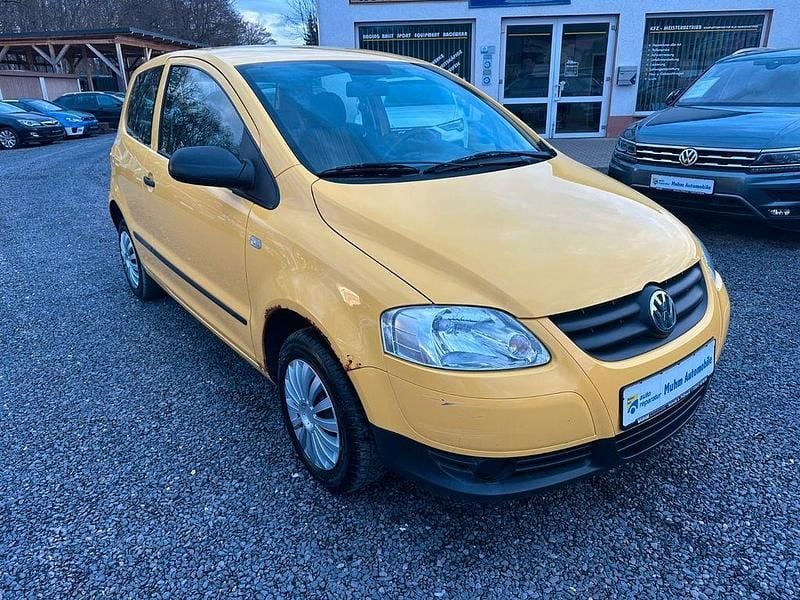 Gebraucht VW Fox Basis 54 PS (39 kW) 2006 Gelb Kleinwagen