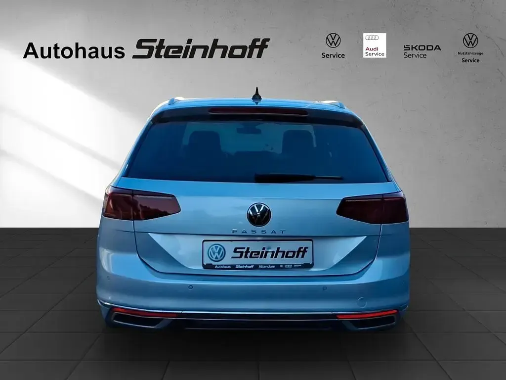 Gebraucht VW Passat 200 PS (147 kW) 2022 Silber Kombi