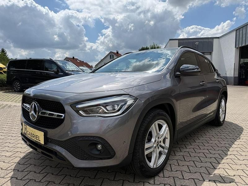 Gebraucht Mercedes GLA200 Progressive 150 PS (110 kW) 2023 Grau SUV