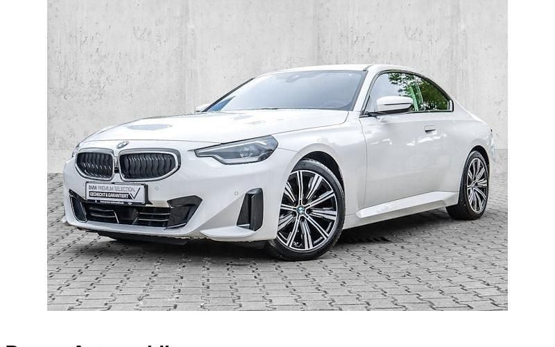 Weiß Gebraucht 2024 BMW 218 Shadowline Coupé | 32.480 € (Guter Preis) - Bild 1/4
