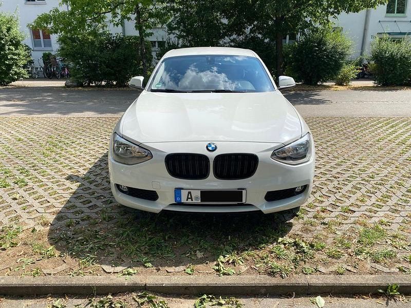Weiß Gebraucht 2014 BMW 116 Comfort Edition Kleinwagen | 8.300 € (Fairer Preis) - Bild 1/4