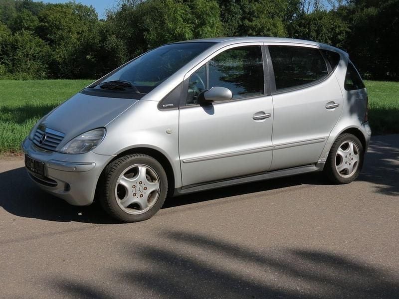 Silber Gebraucht 2001 Mercedes A160 Van / Kleinbus | 1.000 € (Fairer Preis) - Bild 1/4