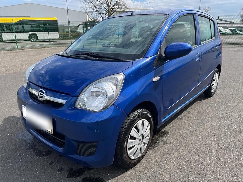 Blau Gebraucht 2009 Daihatsu Charade Kleinwagen | 3.499 € - Bild 1/4