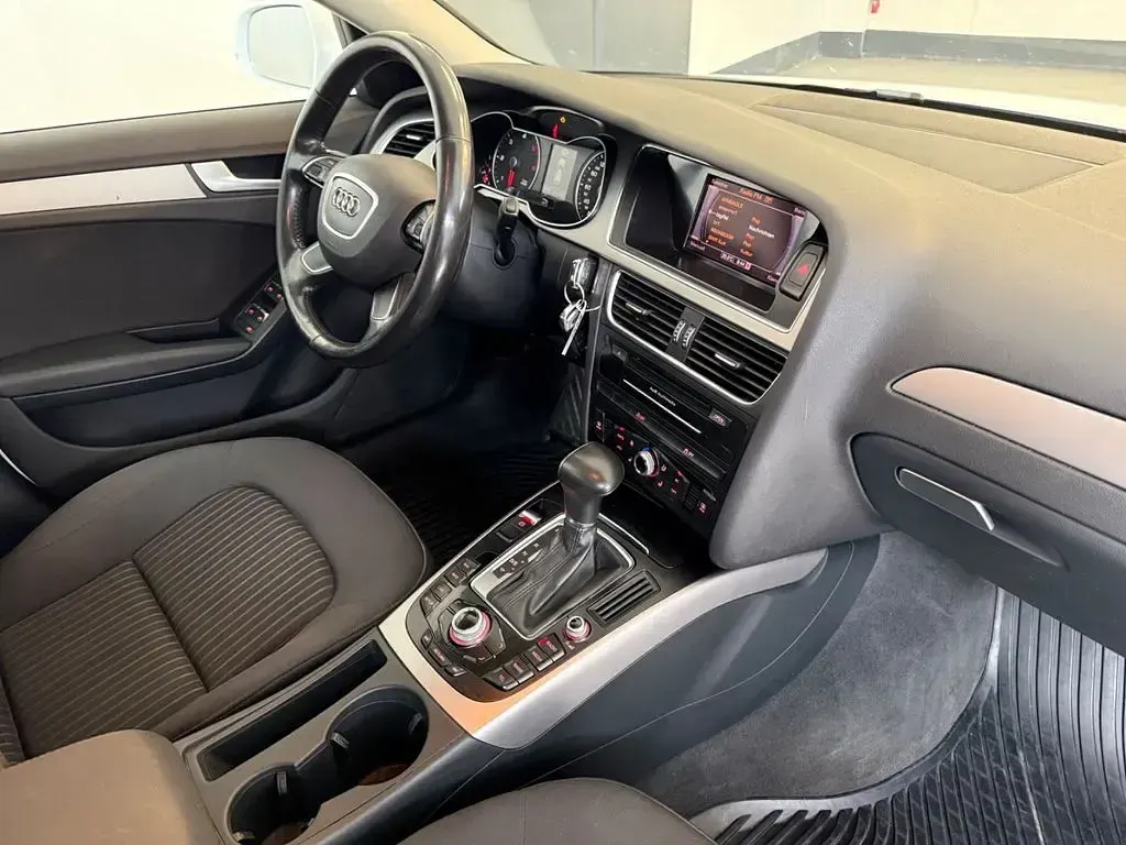 Gebraucht Audi A4 Ambiente 177 PS (130 kW) 2013 Andere Kombi