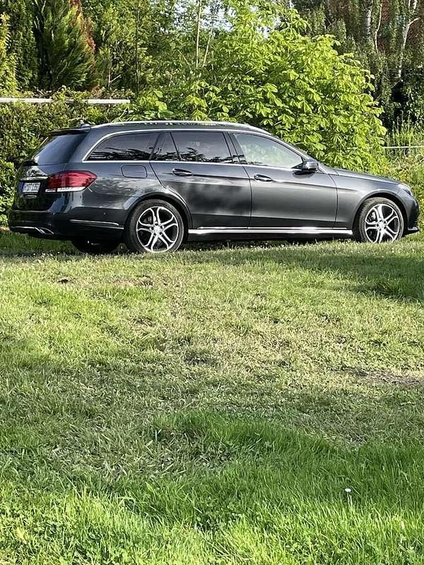 Gebraucht Mercedes E350 Avantgarde 258 PS (189 kW) 2016 Grau Kombi